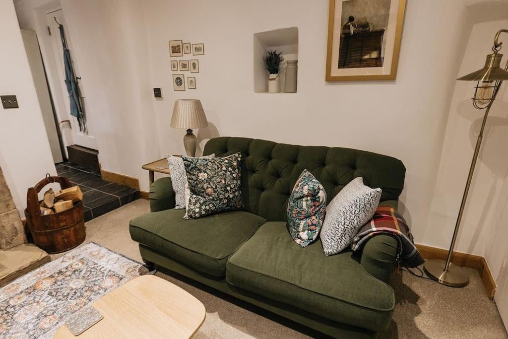 Fryers Cottage - Beautiful 2 Bedroom Town & Country Cottage On Edge Of Peak District Wirksworth Exterior foto